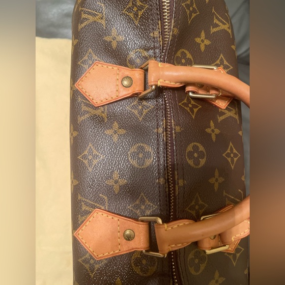 Preowned Louis Vuitton speedy 30 in excellent condition. - Picture 6 of 14